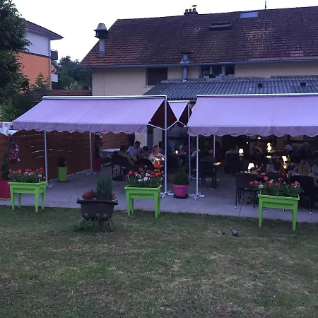 Le Bambi 3* Baume-les-Dames
